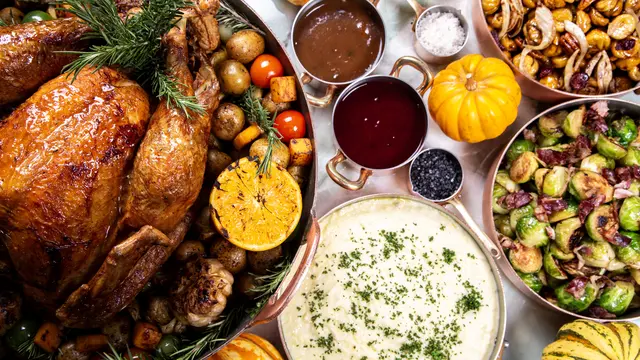 7 Destinasi Perayaan Natal yang Meriah di Hotel Bintang Lima di Jakarta, Mana yang Jadi Pilihanmu?