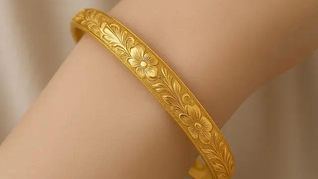 10 Model Gelang Emas Bangle Kekinian 2025 untuk Tangan Kecil, Tampil Elegan dan Modis