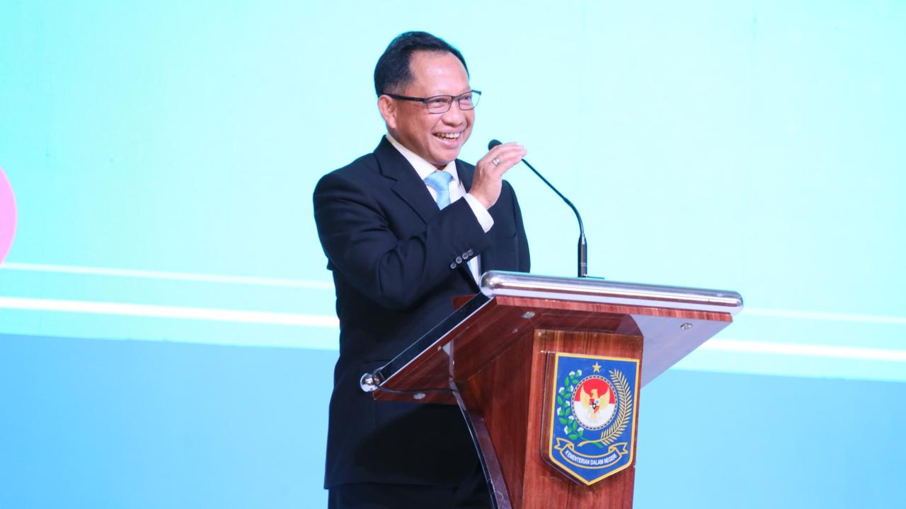 Kocak Mantan Kapolri Lempar 'Jokes Bapak-Bapak' saat Pidato soal 'Cari Istri Pintar Cari Uang