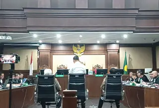 Terdakwa Don Ritto alias Idon meminta majelis hakim membatalkan seluruh dakwaan dalam perkara dugaan korupsi dan TPPU, serta segera dibebaskan dari tahanan. (Liputan6.com/Alya Putri Agustina)