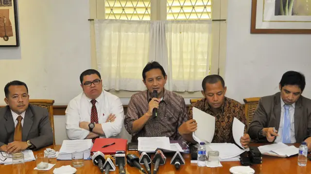 News Flash: Kasus Korupsi Bus Transjakarta  - Jokowi Pindah Rumah