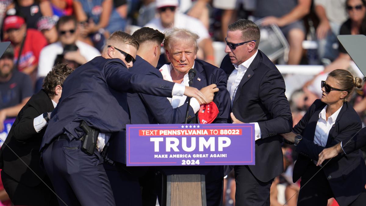 5 Fakta Donald Trump Ditembak saat Kampanye, Dua Orang Tewas