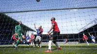 Kiper Manchester United David de Gea tak berdaya gawangnya dijebol bek Everton John Stones (Reuters / Andrew Yates Livepic) 