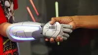 Gambaran lengan buatan yang dibuat oleh Open Bionics (sumber: techcrunch.com)