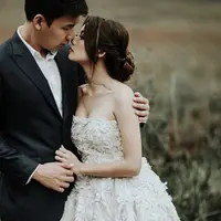 Berbagai persiapan terus dilakukan jelang hari bahagianya yang tinggal menghitung hari. Fendy Chow dan Stella Cornelia rencananya akan mengikat janji suci pernikahan pada 23 Juli mendatang. (Instagram/fendychow)