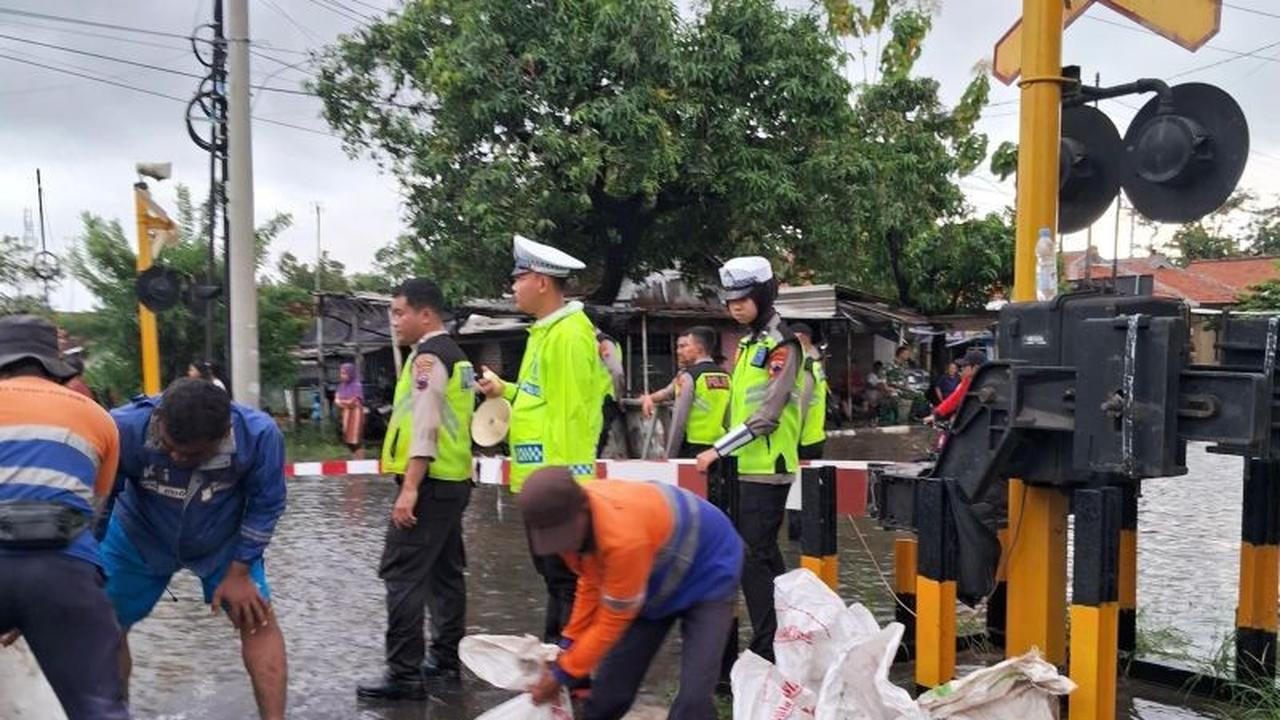 KAI Daop 7 Madiun Pastikan Keberangkatan KA Tetap Normal Meski Ada Genangan Air di Pekalongan