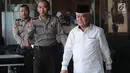 Anggota DPR RI dari Fraksi Golkar, Nawafie Saleh meninggalkan Gedung KPK seusai menjalani pemeriksaan di Jakarta, Kamis (9/5/2019). Nawafie Saleh diperiksa sebagai saksi untuk tersangka Dirut PLN nonaktif Sofyan Basir dalam penyidikan kasus dugaan suap proyek PLTU Riau-1. (merdeka.com/Dwi Narwoko)