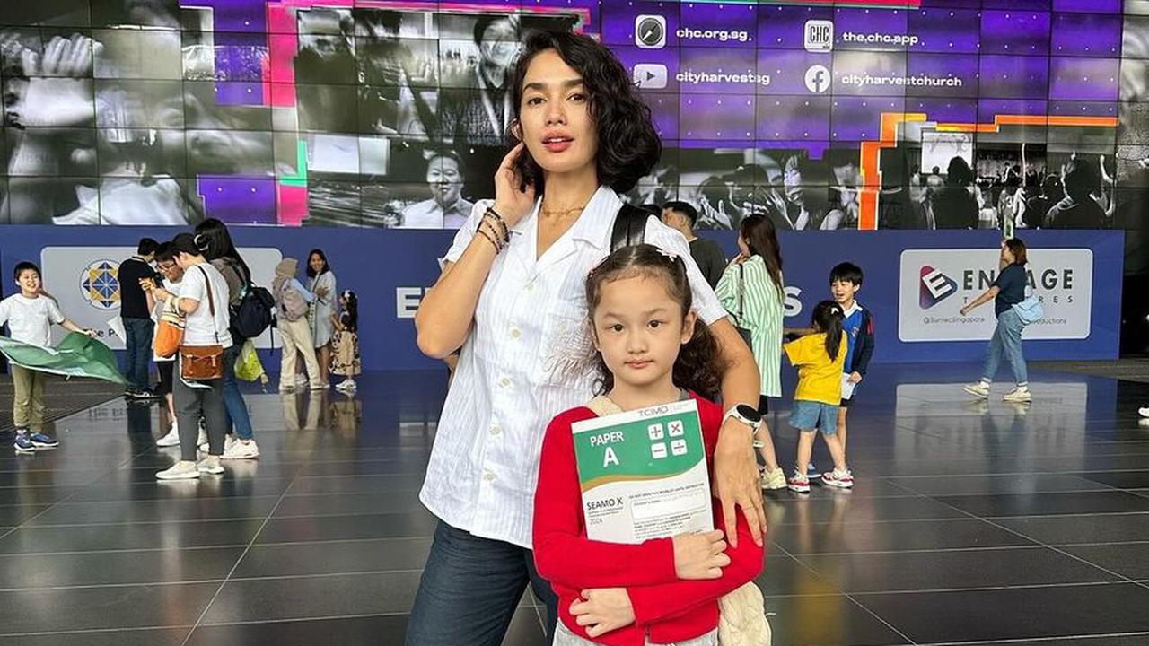 Bikin Bangga, 7 Foto Sheva Anak Andhika Pratama dan Ussy Saat Ikut Olimpiade Matematika Se-Asia