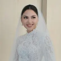 Makeup pemberkatan nikah Jessica Mila oleh MUA Cherry Jessica yang menjadi rangkaian pembuka gelaran wedding Jessica Mila dan Yakub Hasibuan. (Foto: Instagram @cherryjks)