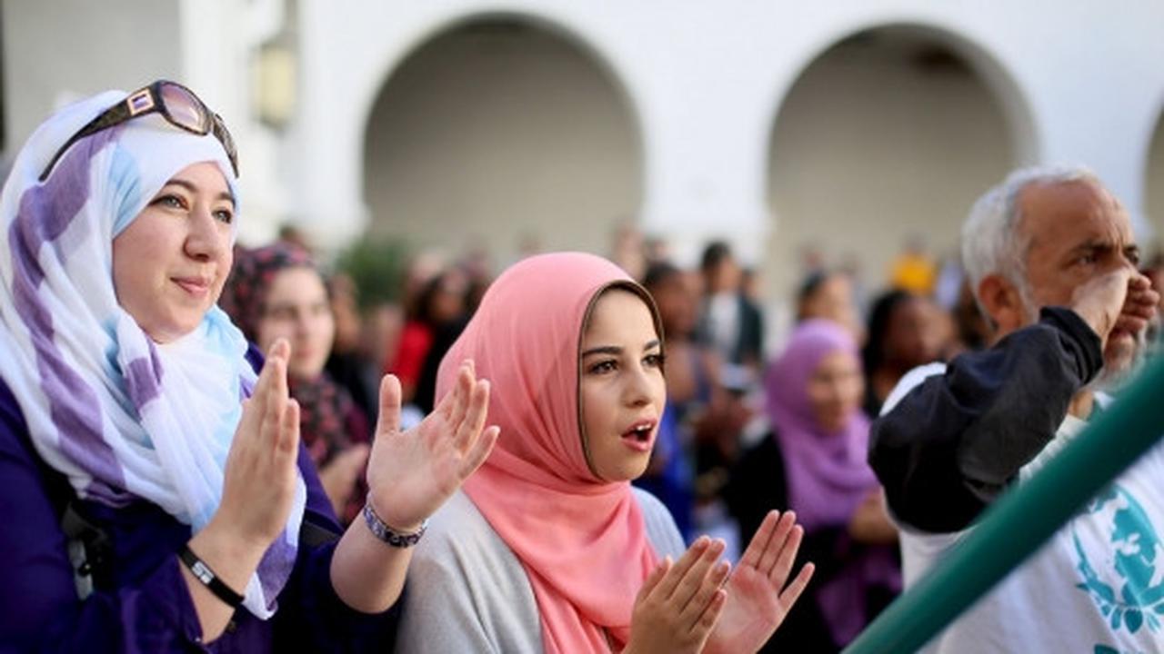 Muslimah cantik di AS gelar aksi melawan islamofobia