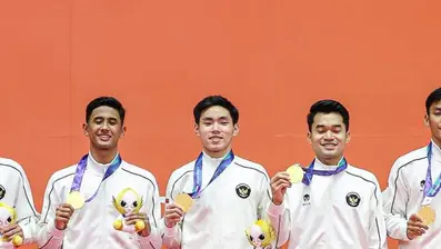 Tim bulu tangkis beregu putra Indonesia kembali meraih medali emas Asian Games 2026 setelah penantian 28 tahun. Prestasi ini menjadi pencapaian penting bagi Merah Putih di ajang olahraga terbesar Asia.