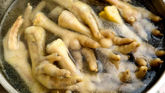 ceker ayam rebus empuk