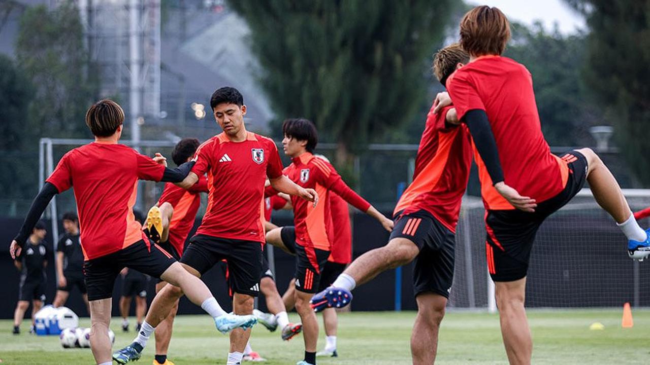 Cuma Jadi Cadangan di Liverpool, Endo Bakal Dipulangkan ke Bundesliga?