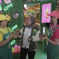 Varian baru FRESTEA Lemon and Lemongrass menggabungkan esensi teh yang kuat dengan rasa dan aroma khas lemon dan sentuhan serai yang lembut serta aromatik. Foto: Document/FRESTEA
