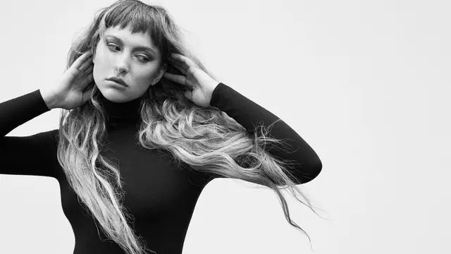 Eve Jobs Kenang Mendiang Sang Ayah, Steve Jobs dengan Turtleneck Ikonis