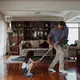 Peran ayah dalam keluarga modern mulai berkembang, tidak hanya sebagai pencari nafkah, tetapi juga terlibat dalam pekerjaan rumah dan pengasuhan anak. (Foto/Dok: Pexels)