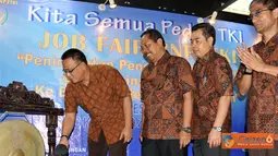 Citizen6, Jakarta Selatan: Pembukaan Job Fair ditandai dengan pemukulan Gong oleh Kepala BNP2TKI Moh Jumhur Hidayat. (Pengirim: Affandi)