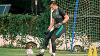 Kiper anyar, Persebaya Surabaya David Ariyanto. (Aditya Wani/Bola.com)
