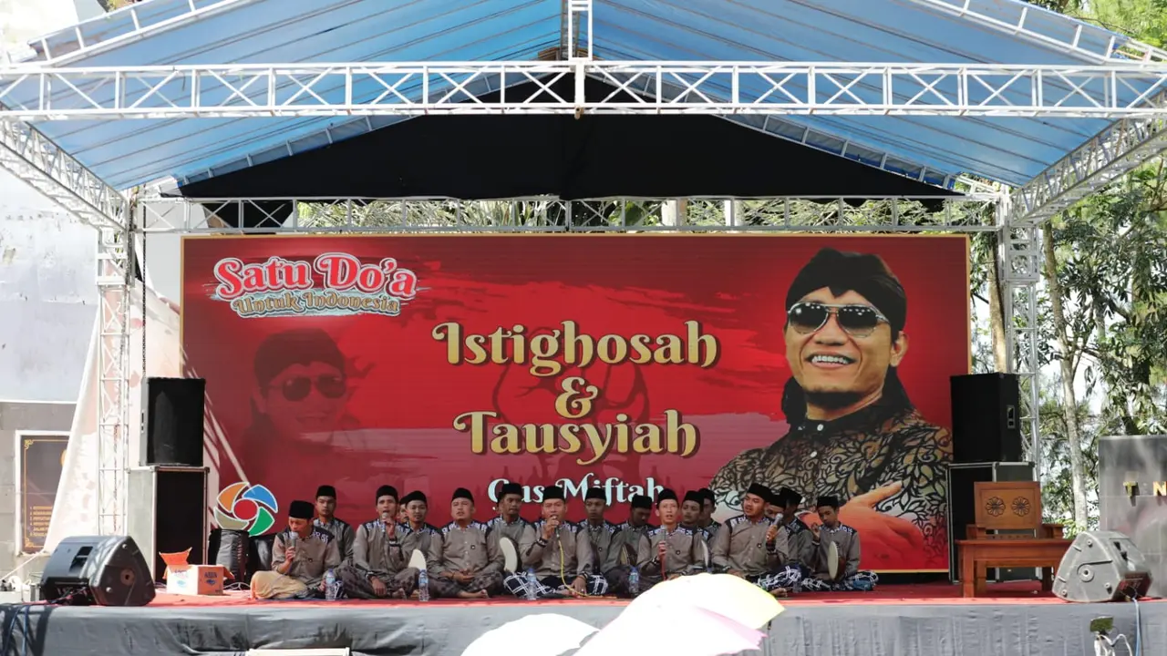 Gus Miftah saat doa bersama untuk Ganjar di Magelang. (Istimewa)