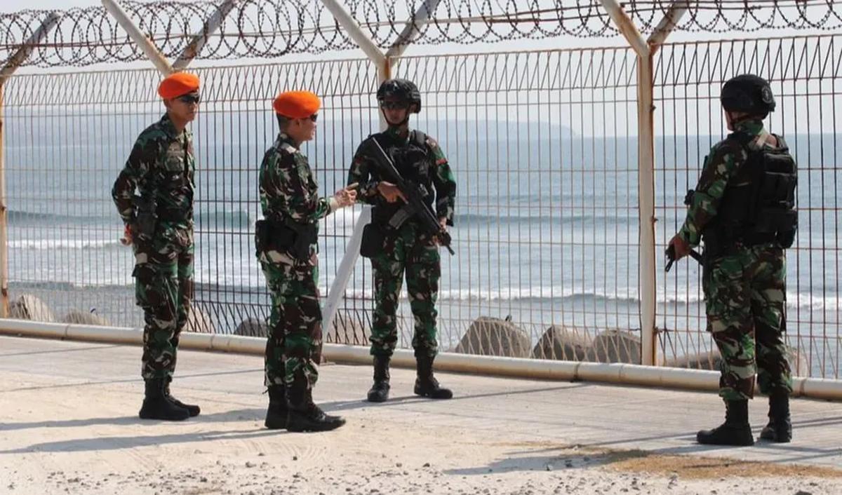 Prajurit Kopasgat yang tergabung dalam Sub Satgas Pam Bandara, termasuk prajurit Yonko 464 Kopasgat disiagakan di beberapa titik. <br>