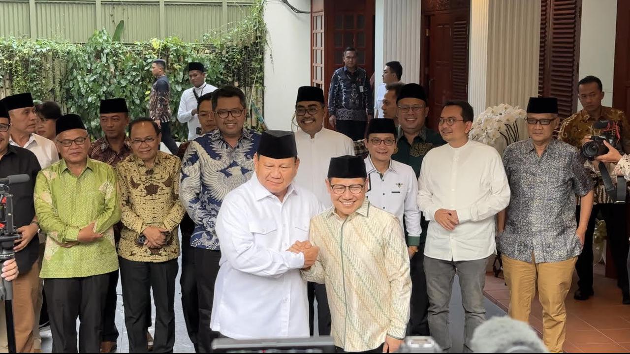 Ketua Umum Partai Kebangkitan Bangsa (PKB) Muhaimin Iskandar atau Cak Imin menemui Ketua Umum Gerindra Prabowo Subianto di Kediaman Kertanegara IV, Jakarta Selatan.