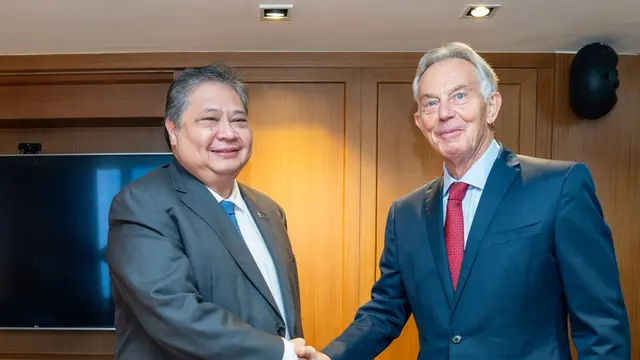 Tony Blair, pendiri sekaligus Executive Chairman Tony Blair Institute for Global Change bertemu dengan menteri Koordinator Bidang Perekonomian Airlangga Hartanto. (Dok TBI)