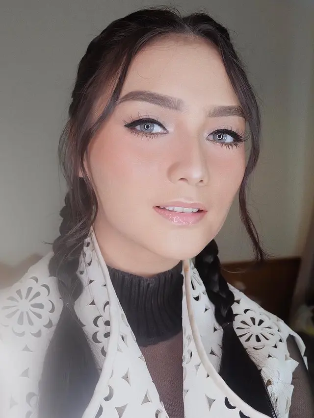 [Bintang] Dari Kasual Sampai Glamor, Intip 6 Gaya Rambut Citra Kirana yang Modern Kekinian