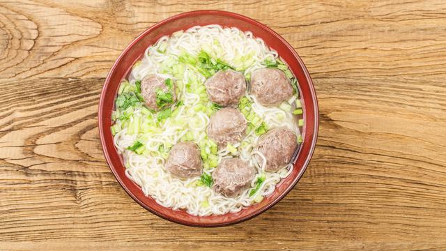 Ilustrasi bakso daging ayam