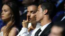 Irina Shayk - Model asal Rusia ini mulai berkencan pada tahun 2011, tapi putus setelah 4 tahun bersama. Kandasnya hubungan mereka lantaran Irina tak tahan dengan sikap CR7 yang sering berselingkuh. (Foto: AFP/Valery Hache)