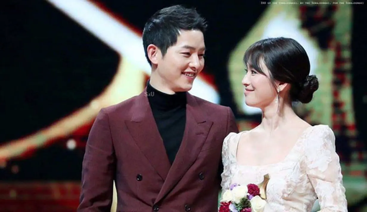 Mendekati hari bahagianya, pasangan Song Joong Ki  dan Song Hye Kyo kerap menjadi perhatian publik.  Apapun yang dilakukan keduanya tidak lepas dari sorotan para penggemar yang juga ingin berbahagia.  (Instagram/madamsong17)