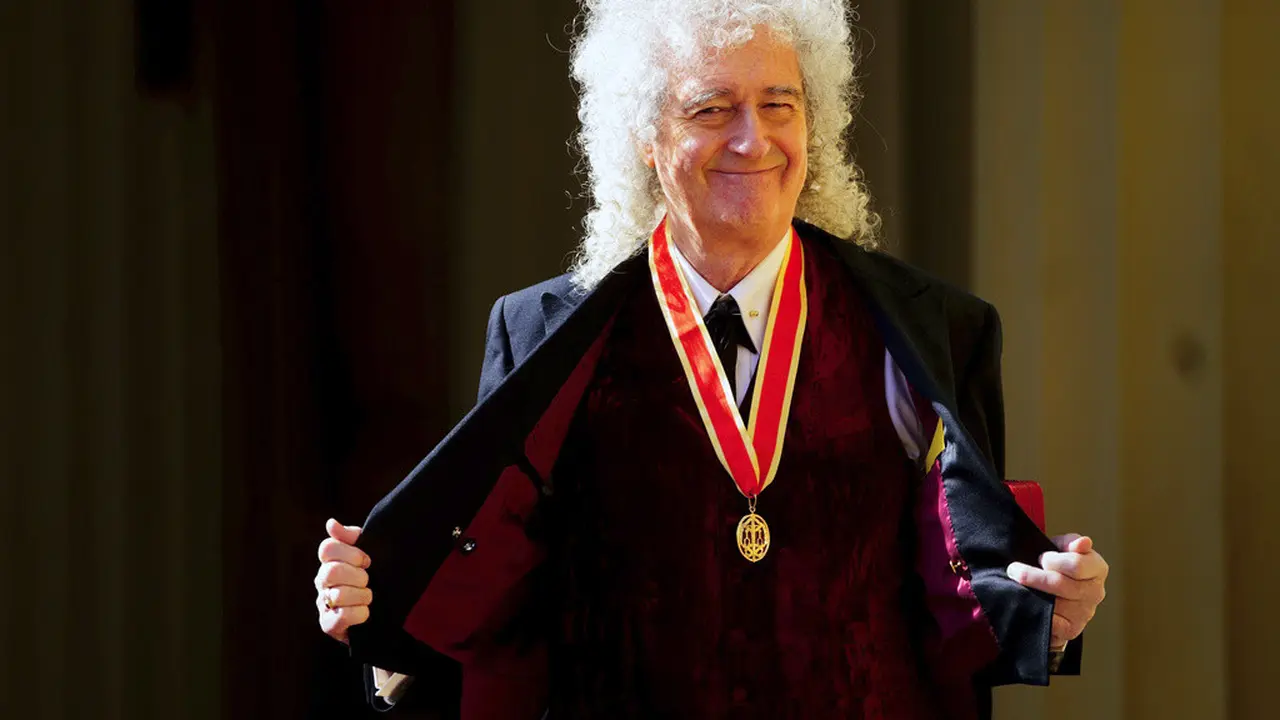 Brian May Gitaris Queen Dapat Gelar Kebangsawanan dari Raja Charles III. (Victoria Jones/Pool via AP)