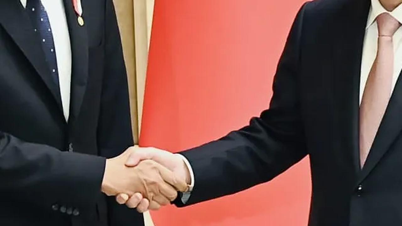 Bertemu PM Li Qiang, Presiden Jokowi Minta China Segera Cairkan Investasi di IKN