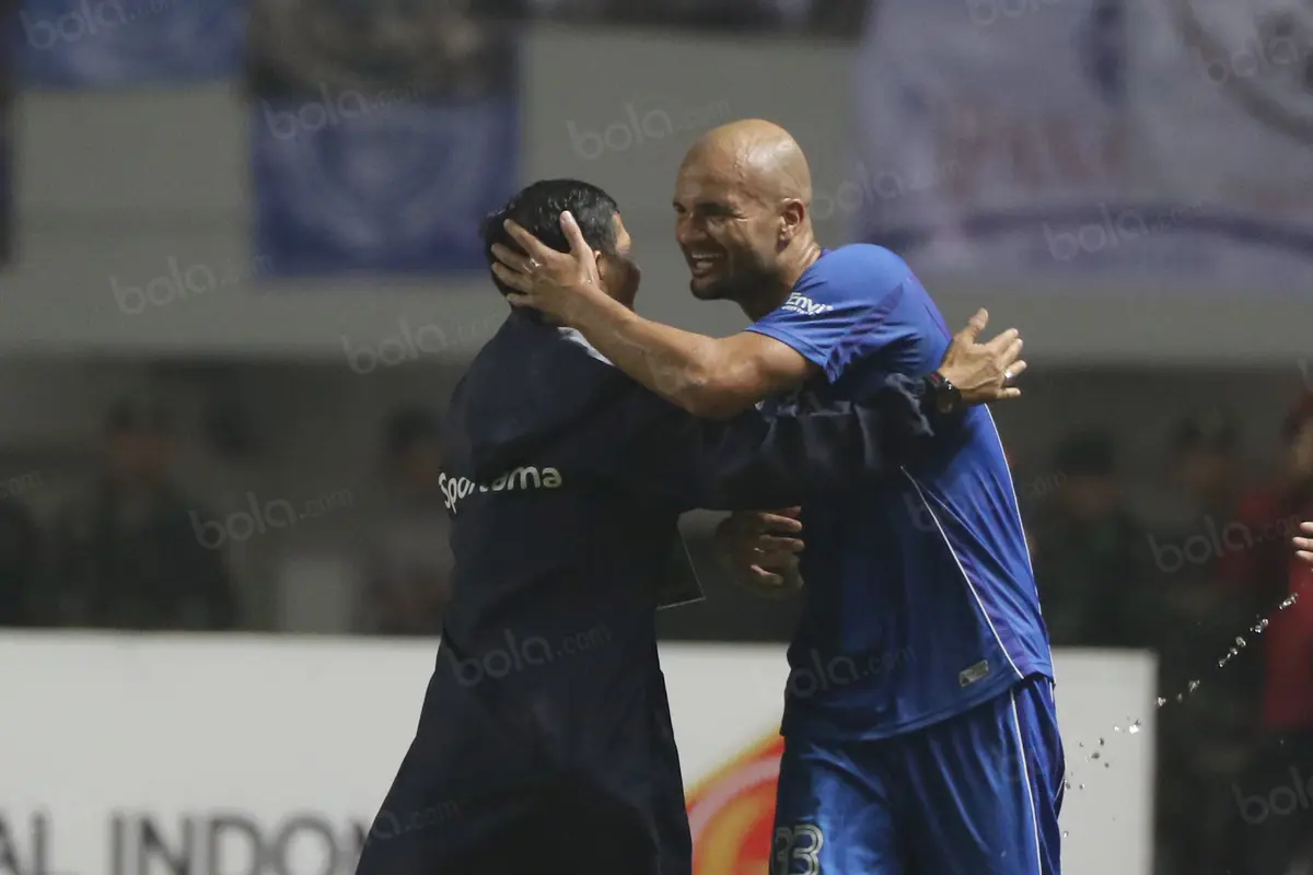 Sergio van Dijk, Persib Bandung, Djajang Nurjaman,Stadion Pakansari