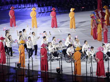 Suasana saat pembukaan Asian Para Games di SUGBK, Jakarta, Sabtu (06/10/2018). Pembukaan dimeriahkan para penyandang disabilitas. (Bola.com/M Iqbal Ichsan)