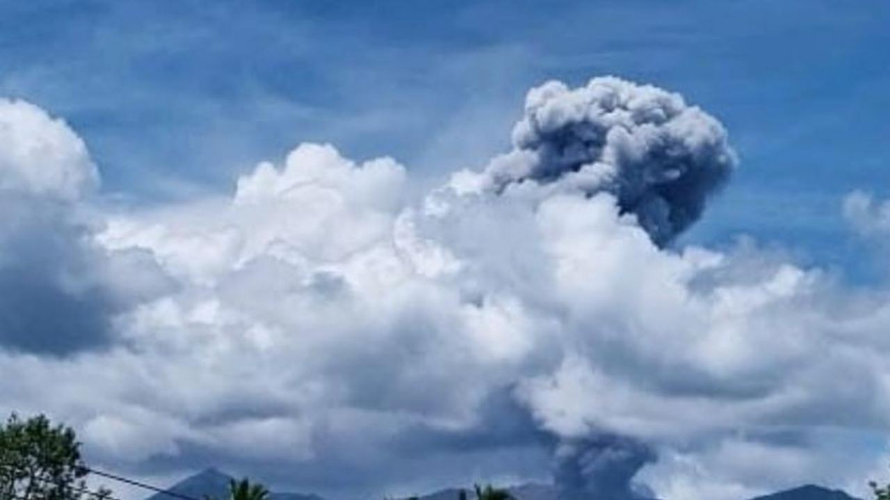 Gunung Dukono Erupsi Lagi, Lontarkan Abu Vulkanik 1.400 Meter, Warga Diminta Waspada