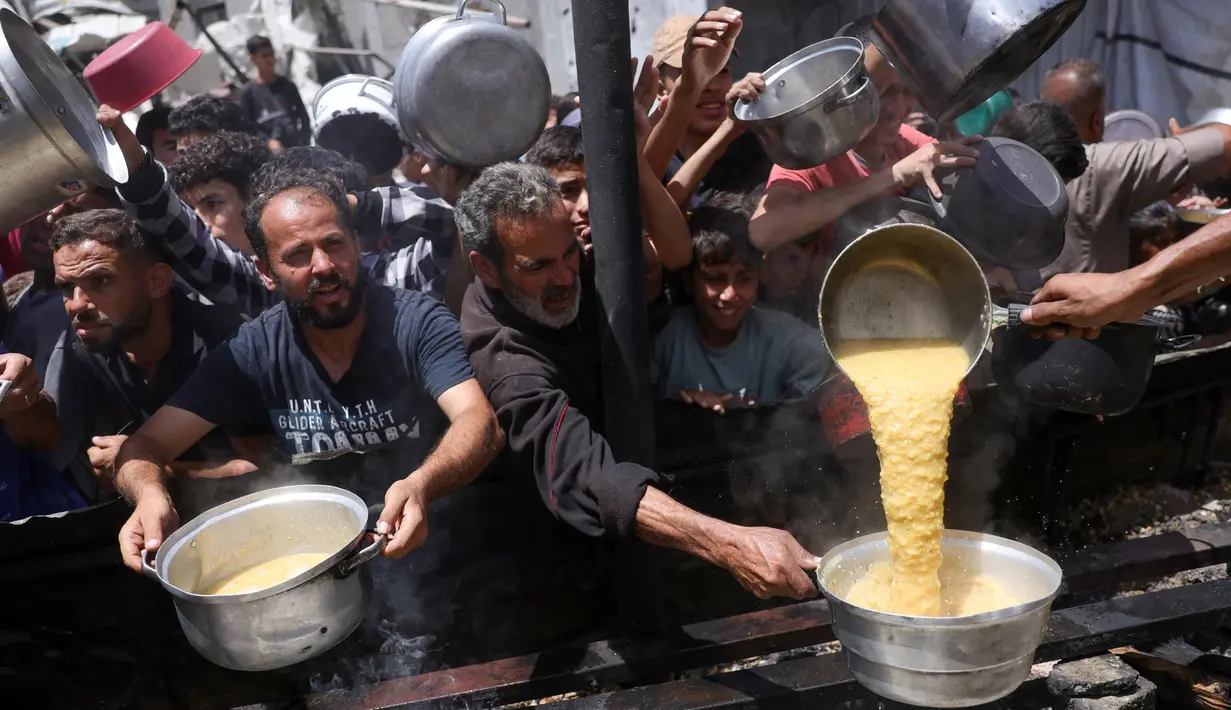 Israel juga beralasan bahwa kelaparan dapat menggangu kelanjutan Operasi Gideon's Chariot atau Operasi Kereta Perang Gideon yang mengacu pada fase baru serangan darat di Gaza utara dan selatan. (Bashar TALEB/AFP)
