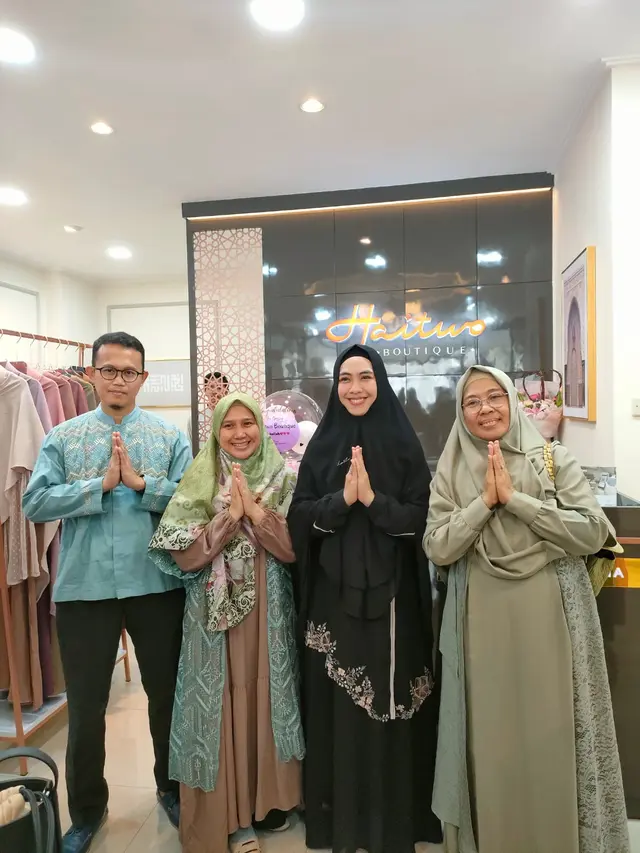 Oki Setiana Dewi bersama Boutique Haitwo akan membuka outlet di berbagai kota di Indonesia.