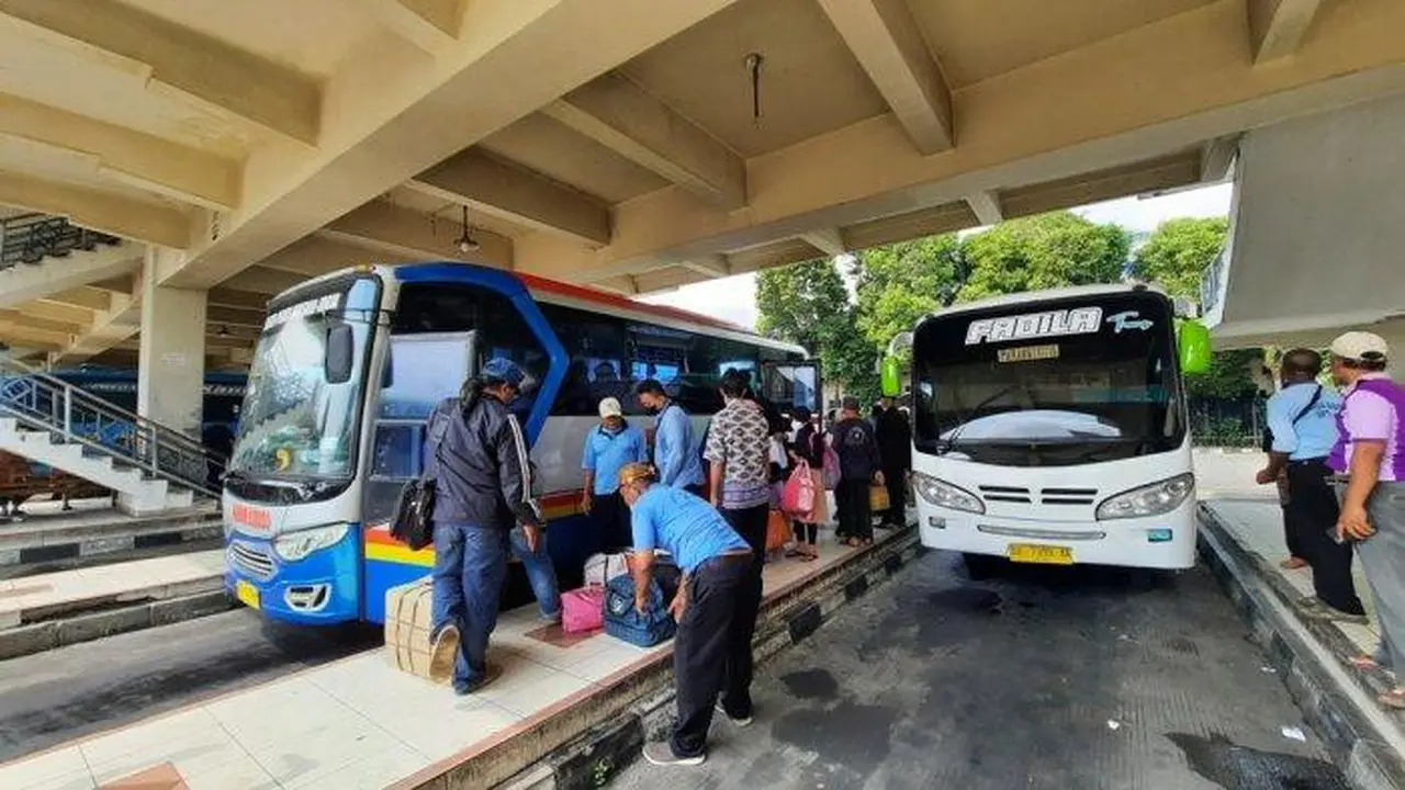 Terminal Kedatangan Bus AKP Giwangan Yogyakarta
