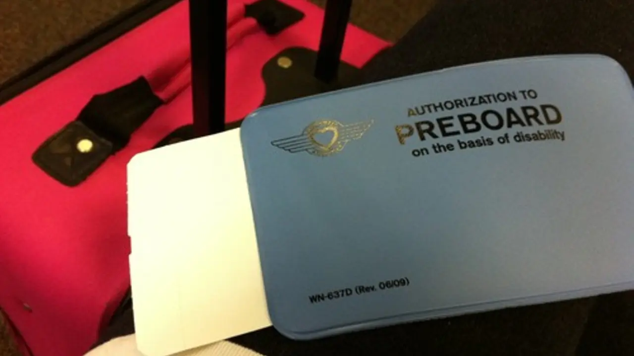 Alasan Kamu Gak Boleh Posting Foto Boarding Pass ke Media Sosial