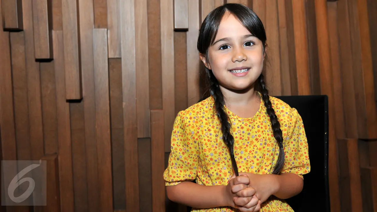 Nicole Rossi, pemeran Elif 