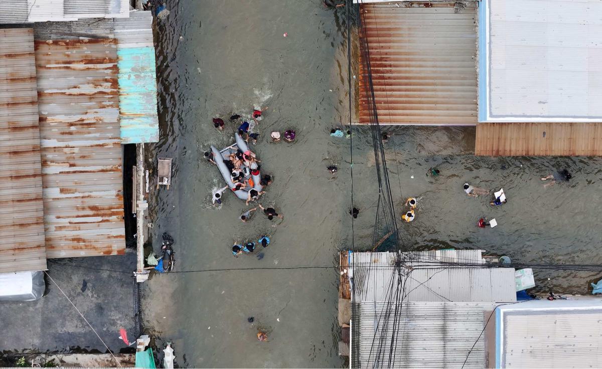 Banjir rob Jakarta