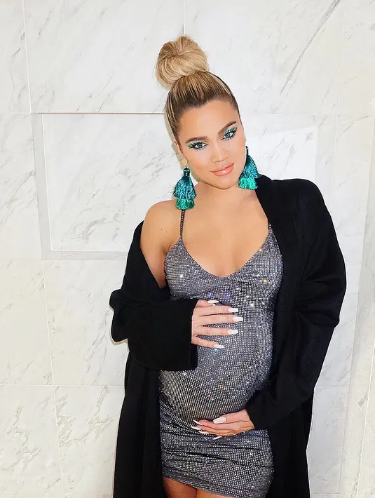 Dalam aplikasinya, Khloe Kardashian menuliskan bahwa ia benar-benar tak sabar bertemu dengan bayinya. (instagram/khloekardashian)
