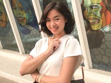 Perkenalkan adik perempuan Leon Dozan yang bernama Nabilah Rahman Dozan. Nabila lahir pada tanggal 10 Januari 2000. (Liputan6.com/IG/@nabilahrdz)