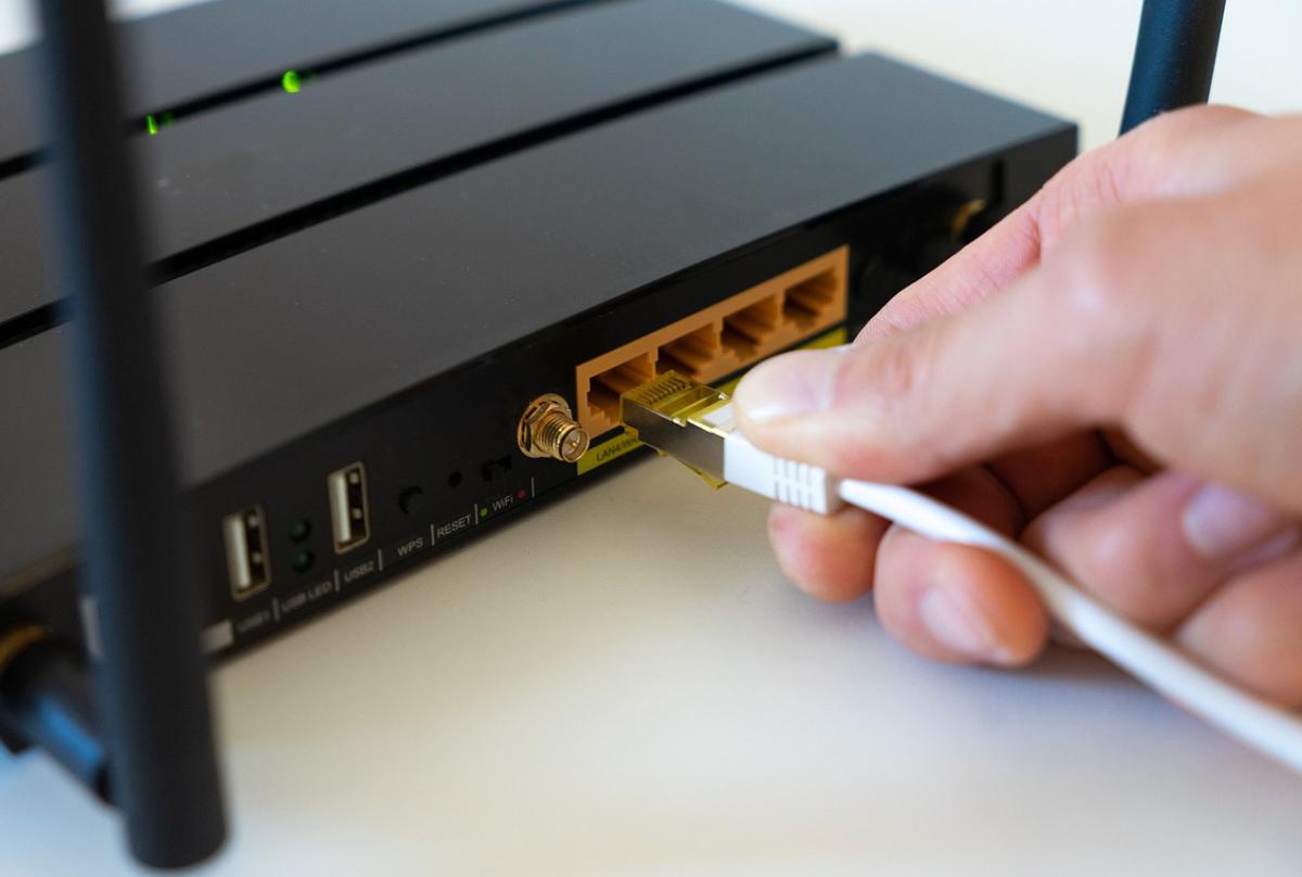 Cara Tepat Menempatkan Router Internet agar Wi-Fi di Rumah Kencang dan Stabil
