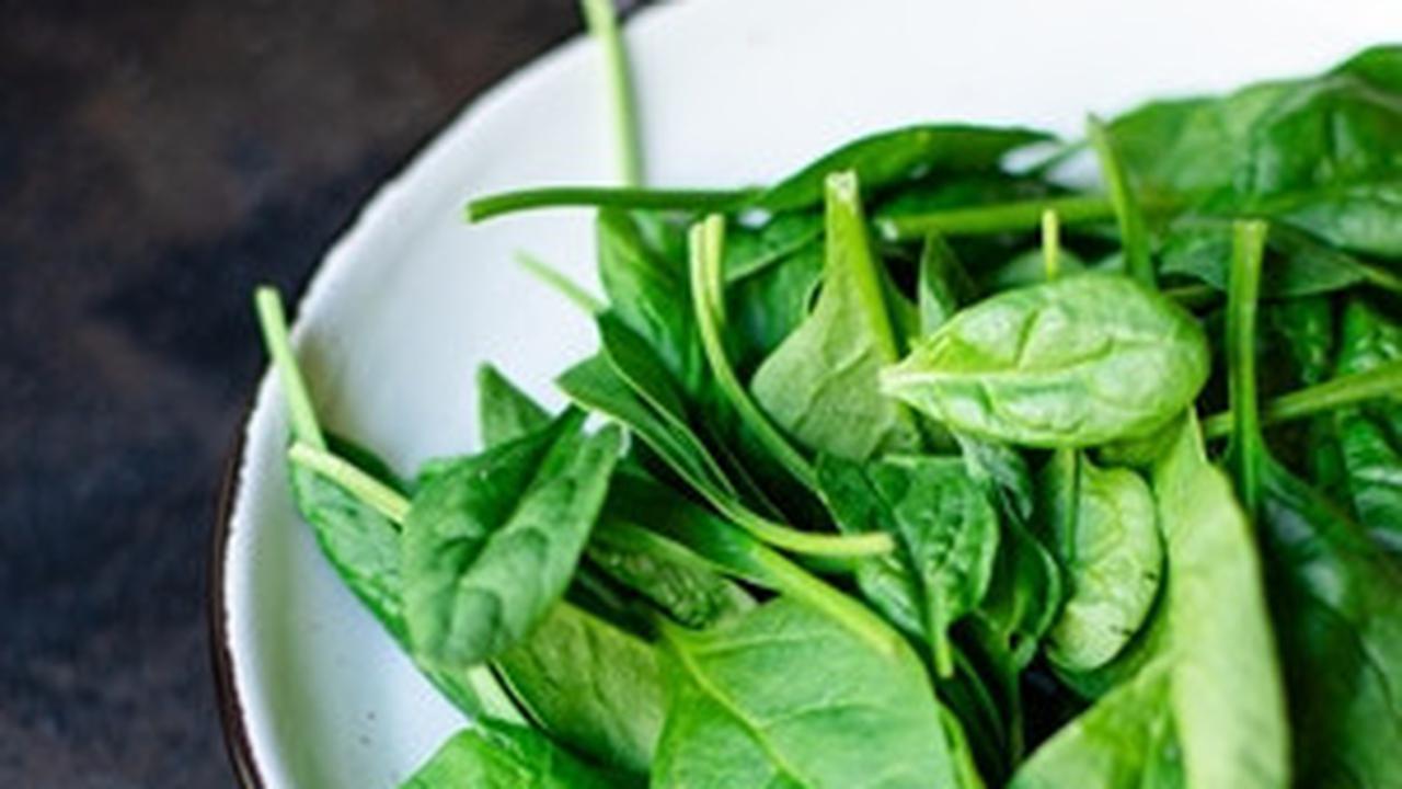 Sayur Bayam Tidak Boleh Dipanaskan? Ini Fakta yang Perlu Kamu Tahu