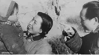 Madam Mao, Mao Zedong, dan anak mereka, Li Na. (Wikimedia.org)