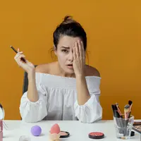 Penyebab makeup oksidasi dan tips menghindarinya. (foto: stockking/freepik)