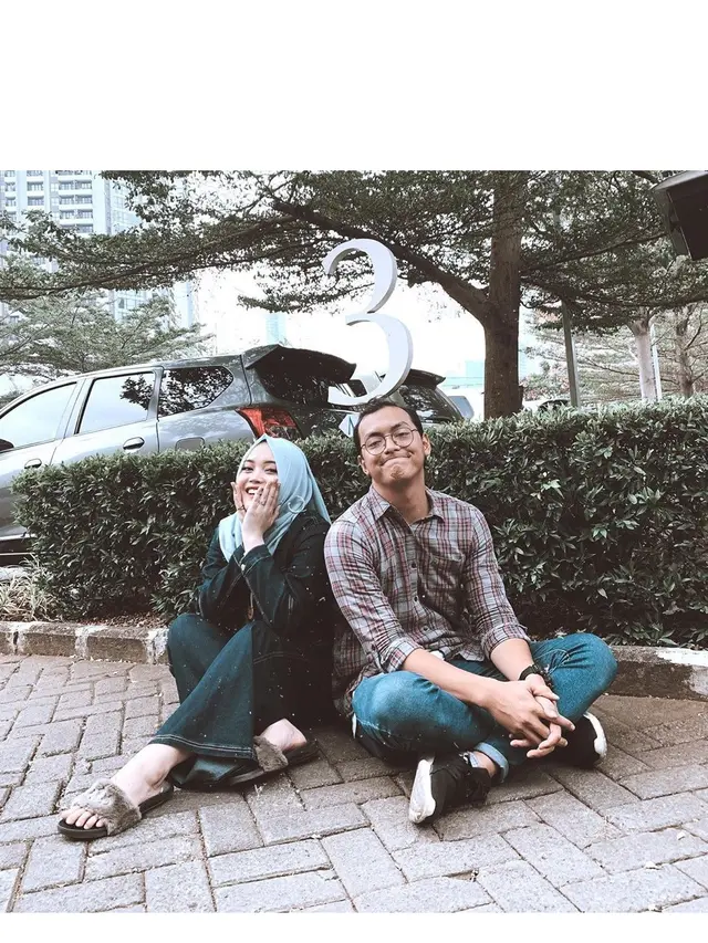 Mulai Go Public, Ini 6 Momen Manis Putri Delina dan Kekasih