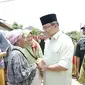 Cagub Sumsel Dodi Reza Alex Noerdin berjanji akan memfasilitasi perombakan bekas pabrik batu bata jadi tambak ikan di Palembang (dok. Timses Dodi-Giri / Nefri Inge)