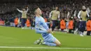 <p>Gelandang Manchester City, Phil Foden&nbsp;berselebrasi usai mencetak gol ke gawang Real Madrid pada pertandingan leg pertama semifinal Liga Champions di stadion Etihad di Manchester, Inggris, Rabu (27/4/2022). City menang atas Madrid 4-3. (AP Photo/Jon Super)</p>